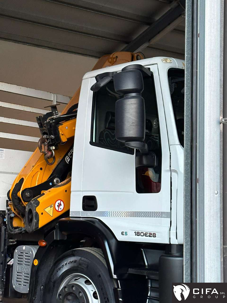 IVECO 180E28